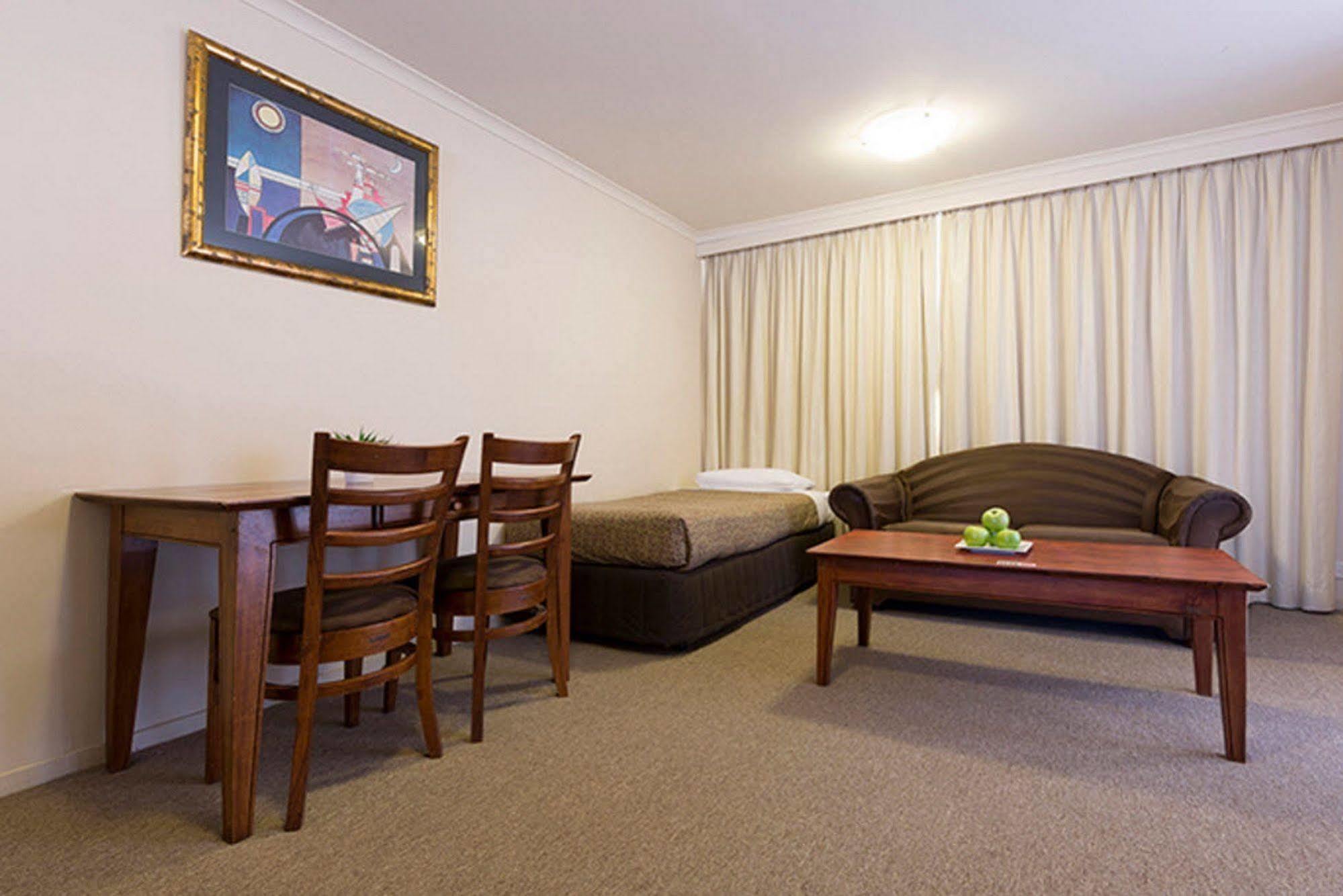 Canberra Parklands Central Apartment Hotel Exterior foto